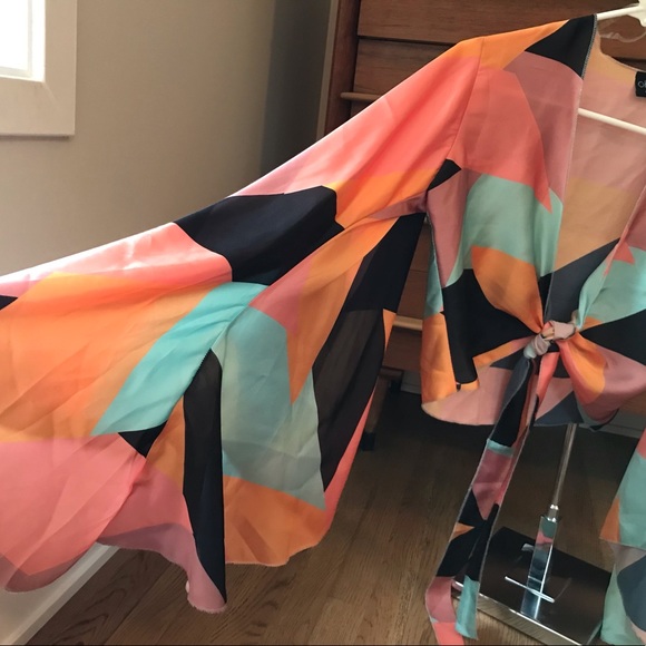 Funky disco vibe tie front crop top. EUC - Picture 3 of 9